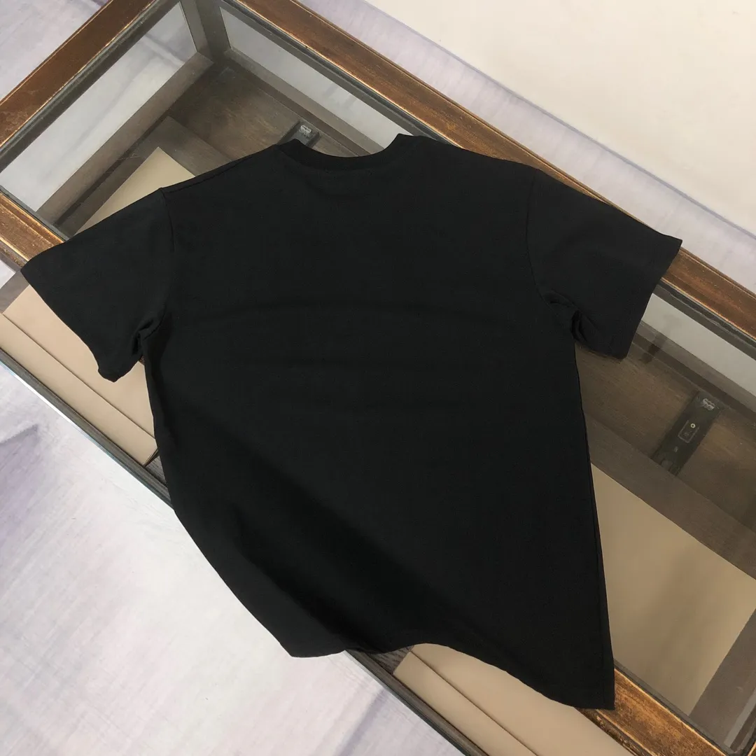 P180 Stone Island 2025 latest T-shirt, couple style ~ original order, fashionable and casual short T-shirt, three-dimensional logo letter logo silicone printing technology on the chest! Specially supplied with customized cotton fabrics ~ Cotton T-shirts ~ Pre-washed to prevent deformation and shrinkage, making the upper body more comfortable and breathable ~ All available from stock ~ Unique design style, trendy must-have item, complete with three standards 👍 Color: black/white/dark gray/brown Size: S M L XL (larger version, please indicate your height and weight when placing an order)